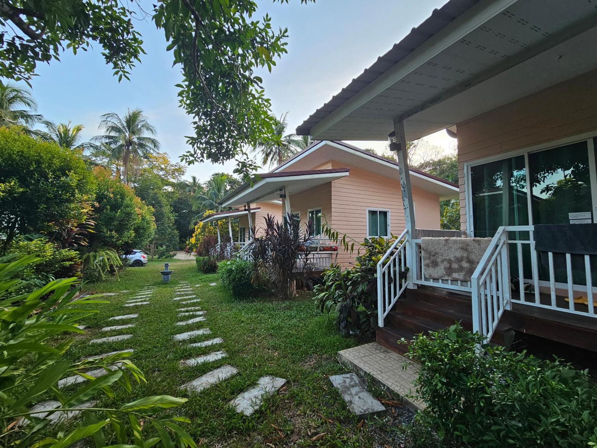 छुट्टी का घर Baan Suan Khun Ta บ้านพักสวนคุณตา Koh Chang