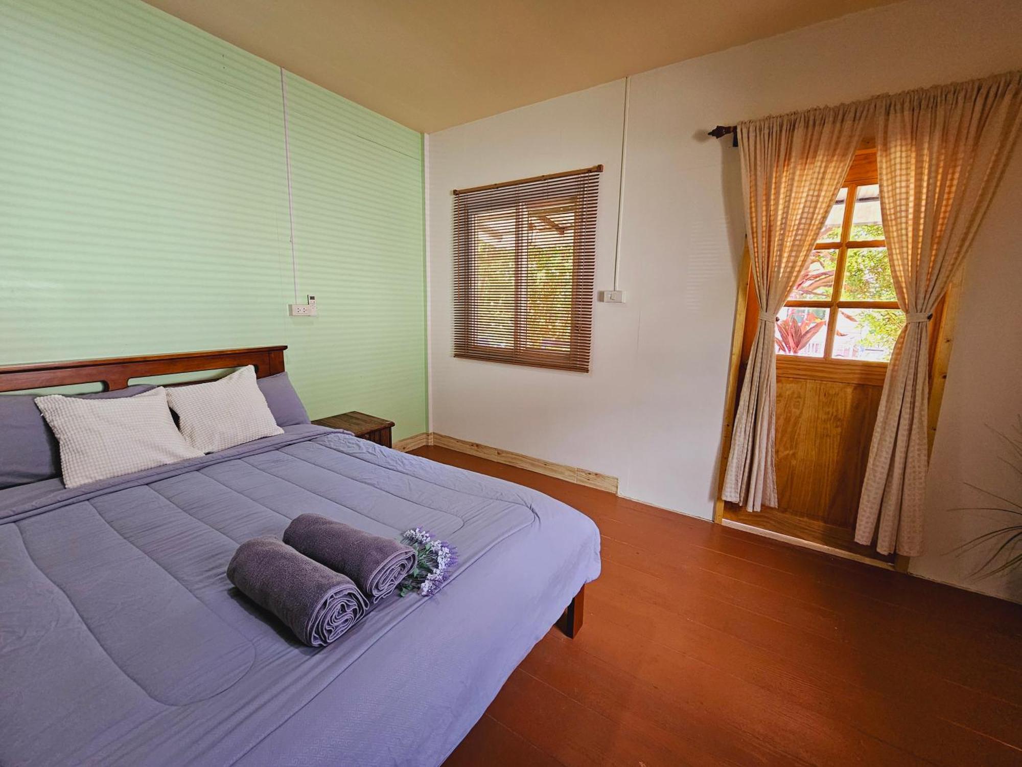 Baan Suan Khun Ta บ้านพักสวนคุณตา Ко Чанг